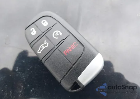 2013 Chrysler 300 Motown z USA, uszkodzony, nr VIN 2C3CCAAG1DH589989